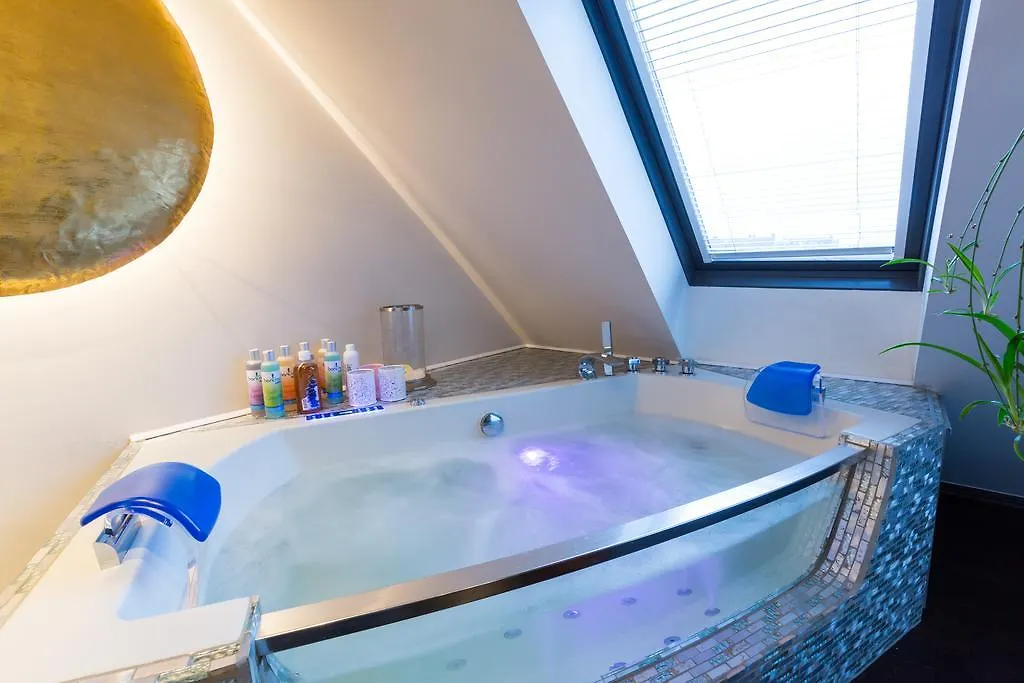 English Romance Penthouse Hannover Apartment